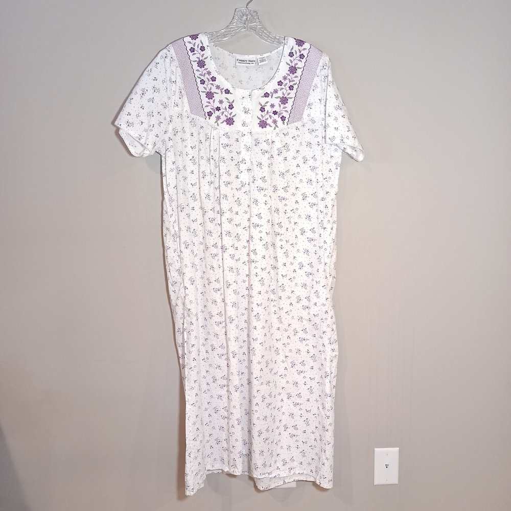Country Store Purple Embroidered Floral-Print Nightgown Lace Trim Button Placket